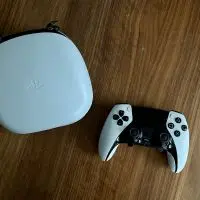 Чем так удобен геймпад Sony DualSense: Инновации в ваших руках